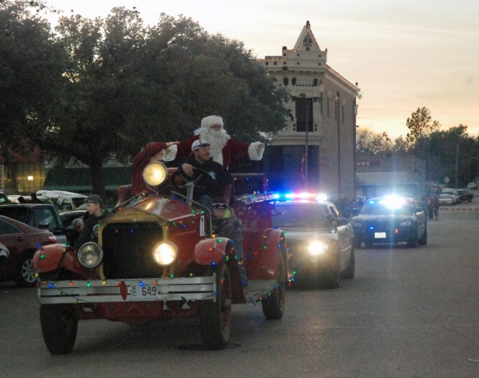 Parades, events celebrate Christmas The Cameron Herald